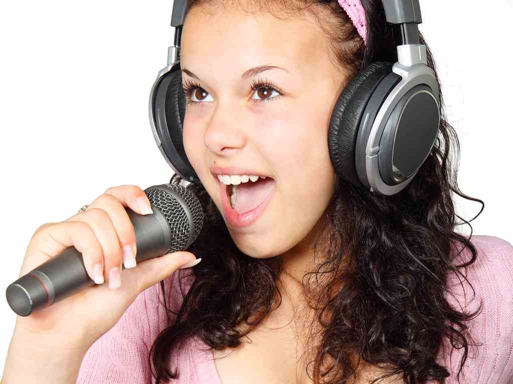 Top jogos de karaokê para cantar online